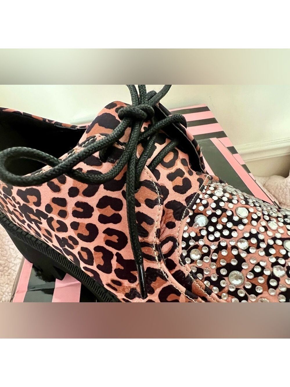 NIB Dolls Kill Lady GoDiva Pounce Away Oxfords Satin Leopard & Crystal Accents - Picture 4 of 14